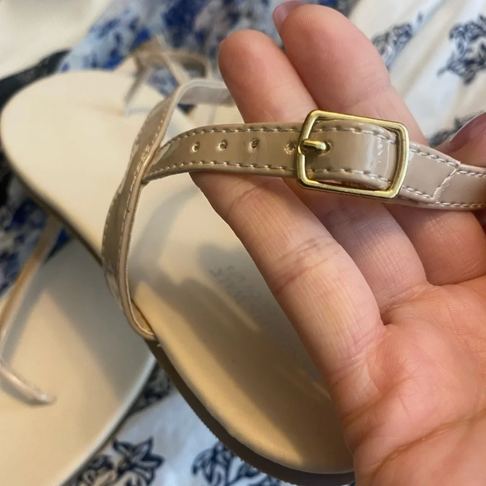 Benjamin Walk Touch Ups Nude Patent Thong Sandals - Picture 5 of 8